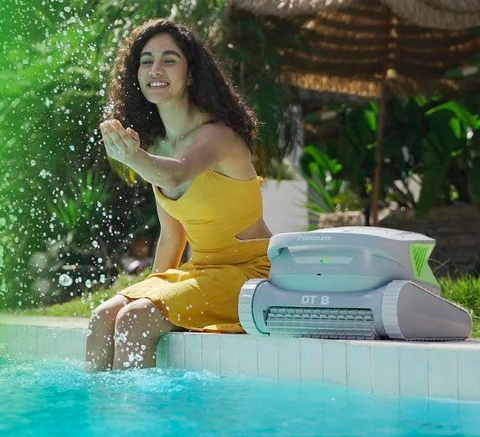 Робот-пылесос Poolmate в работе
